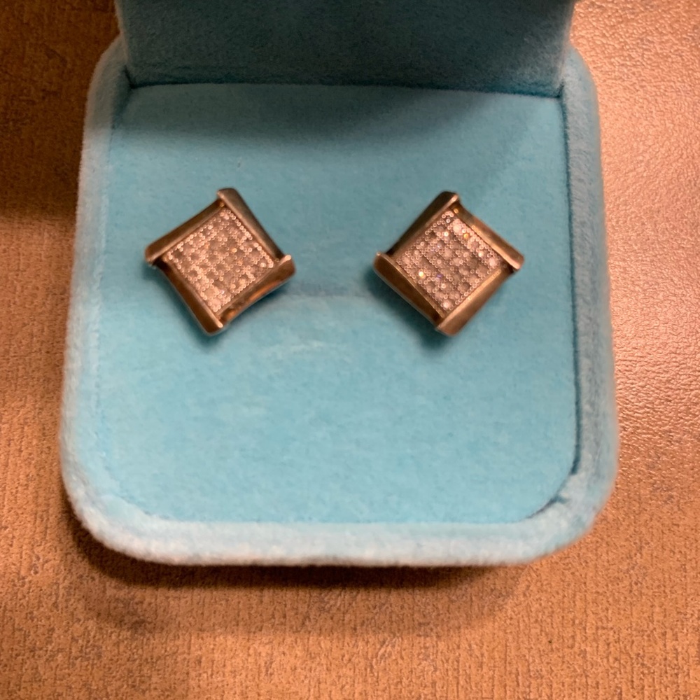 925 sterling silver earrings 1/5 catwalk diamond . Sq. Pave studs.
